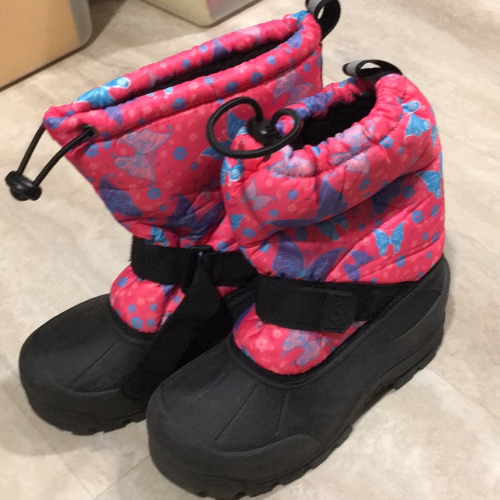 Snow boots